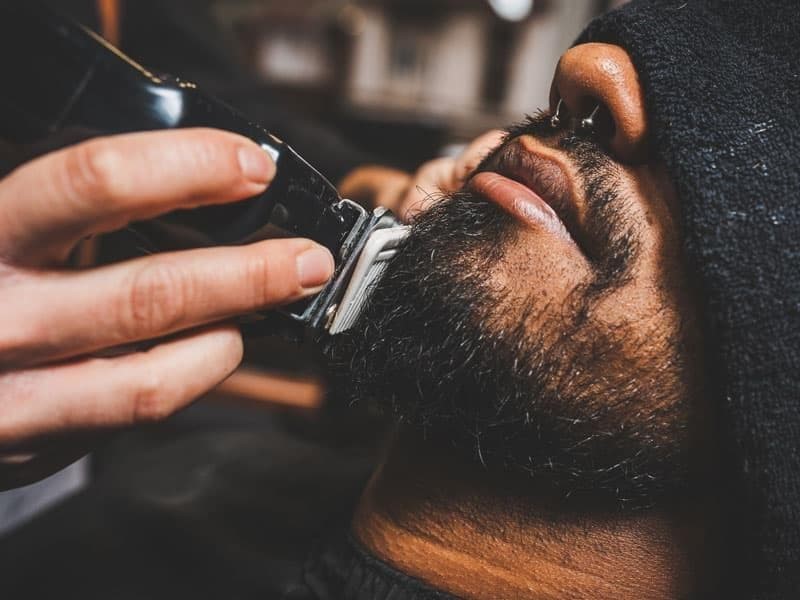 ¿Cuáles son las ventajas de los cortes de barba realizados con máquina?